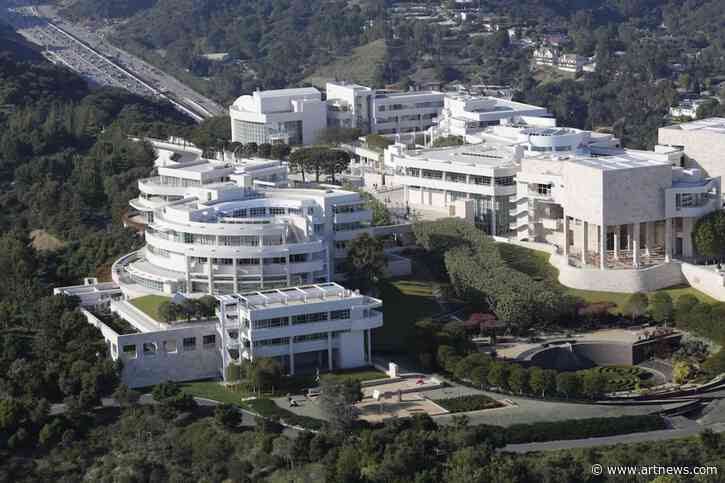 Getty Center Closes After Fire Breaks Out Along Los Angeles’s 405 Freeway