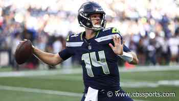 Sam Darnold (hip) exits Seahawks-Patriots season opener, questionable to return; Drew Lock in for Seattle