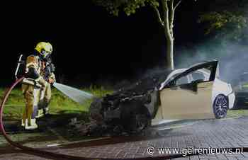 Auto uitgebrand, mogelijk sprake van brandstichting