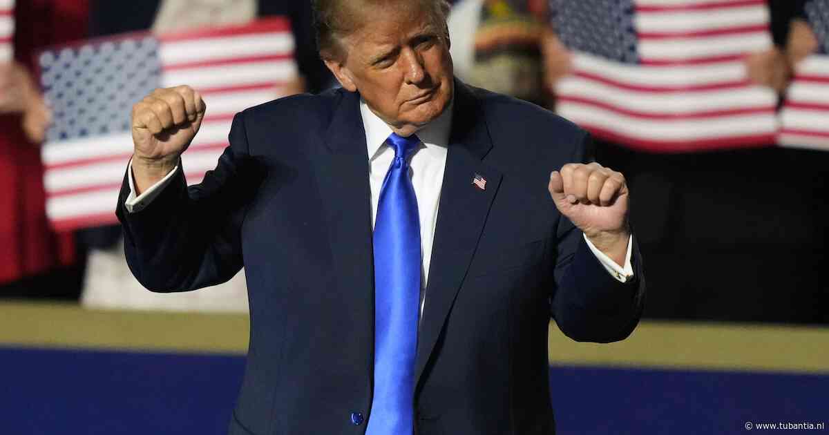 Trump belooft 5.000 dollar aan elke volwassen Amerikaan als Republikeinen tussentijdse verkiezingen winnen