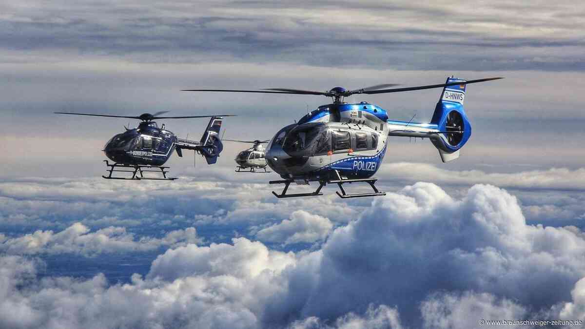 Hubschrauber-Formation: Junge Polizei-Piloten fliegen in Gifhorn taktisch