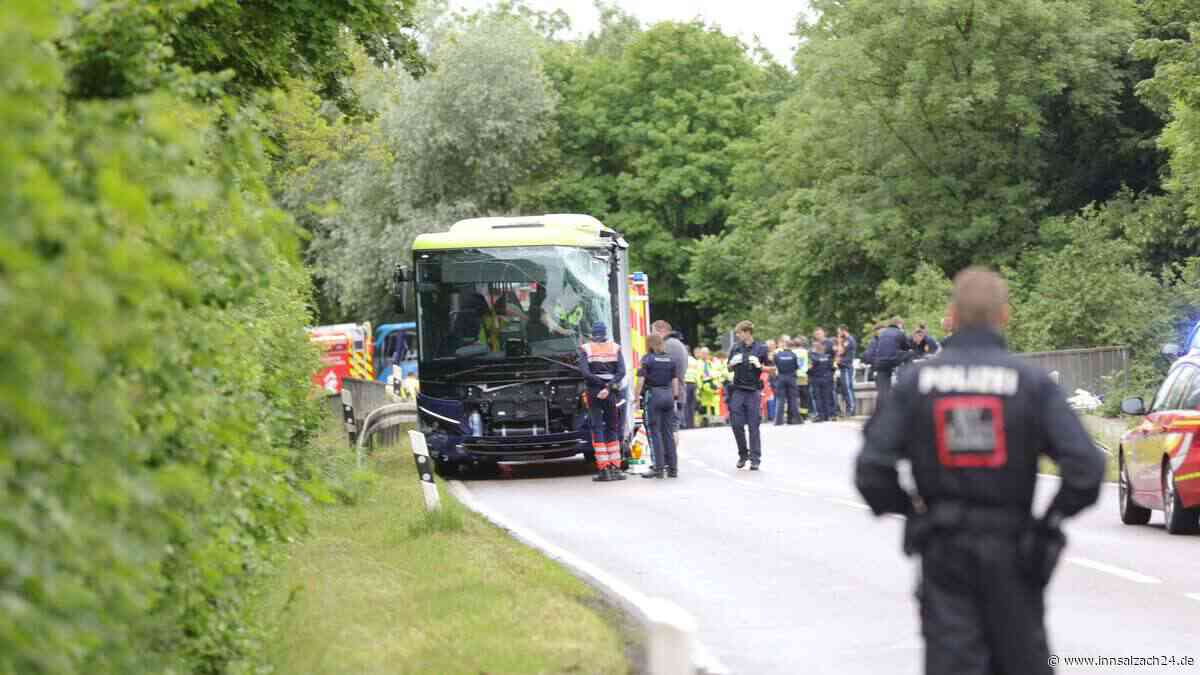 Busunglück in Oberbayern: Ermittlungen gegen Fahrer nach Tod von Schüler