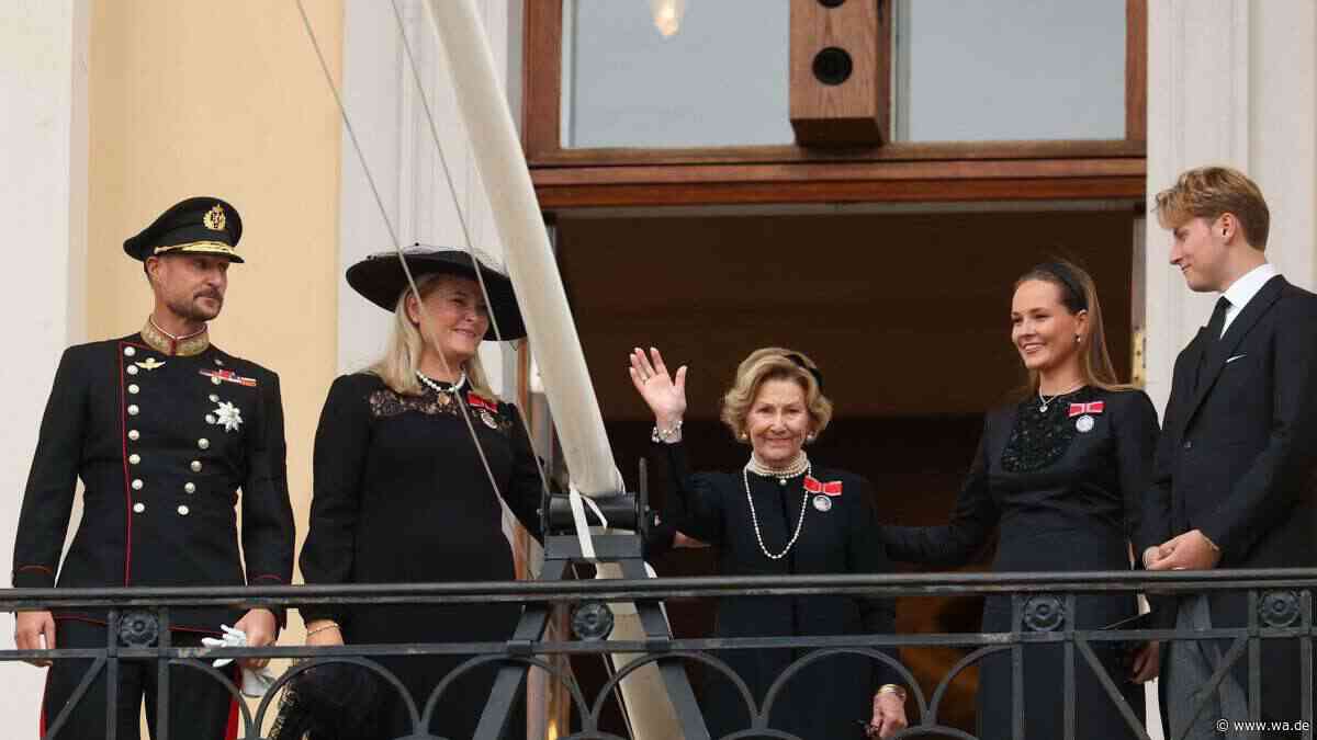 Nach Trauerfeier für König Harald: Wer nicht mit der norwegischen Königsfamilie auf den Balkon durfte