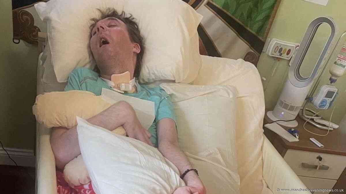 Manchester United fan left 'living in hell' after Warrington Hospital 'told him to go home and take paracetamol'