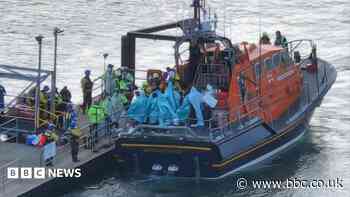 Lifeboats helped anti-migrant protesters, RNLI says