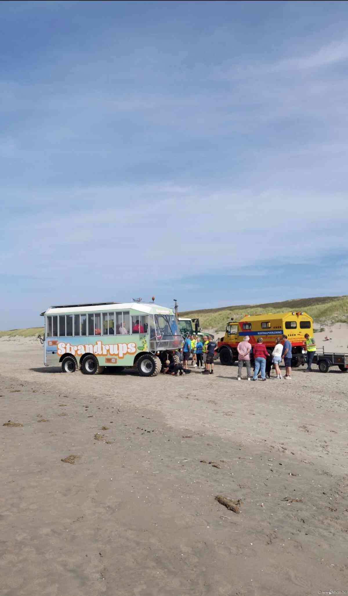 Strandrups met pech op het strand van Noordwijk