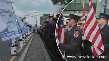 Emotionele herdenking: brandweer New York staat stil bij 343 omgekomen collega’s tijdens 9/11