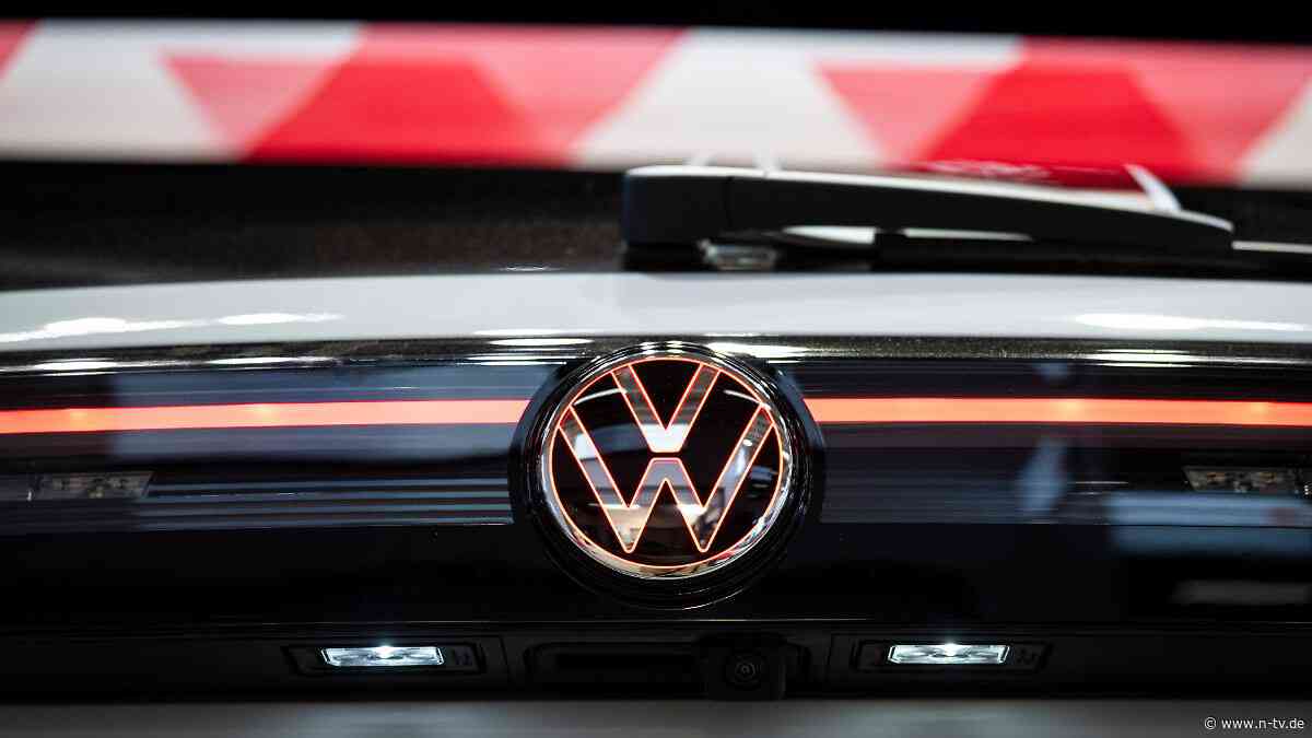 Abfindungen und Sozialpläne: Bericht: Stellenabbau kostet VW zehn Milliarden Euro