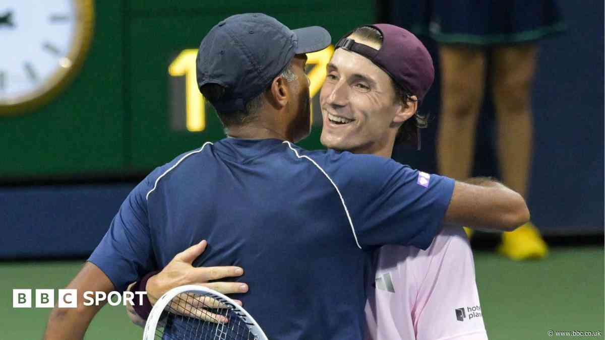 GB's Salisbury & Ram beat champions to reach semis