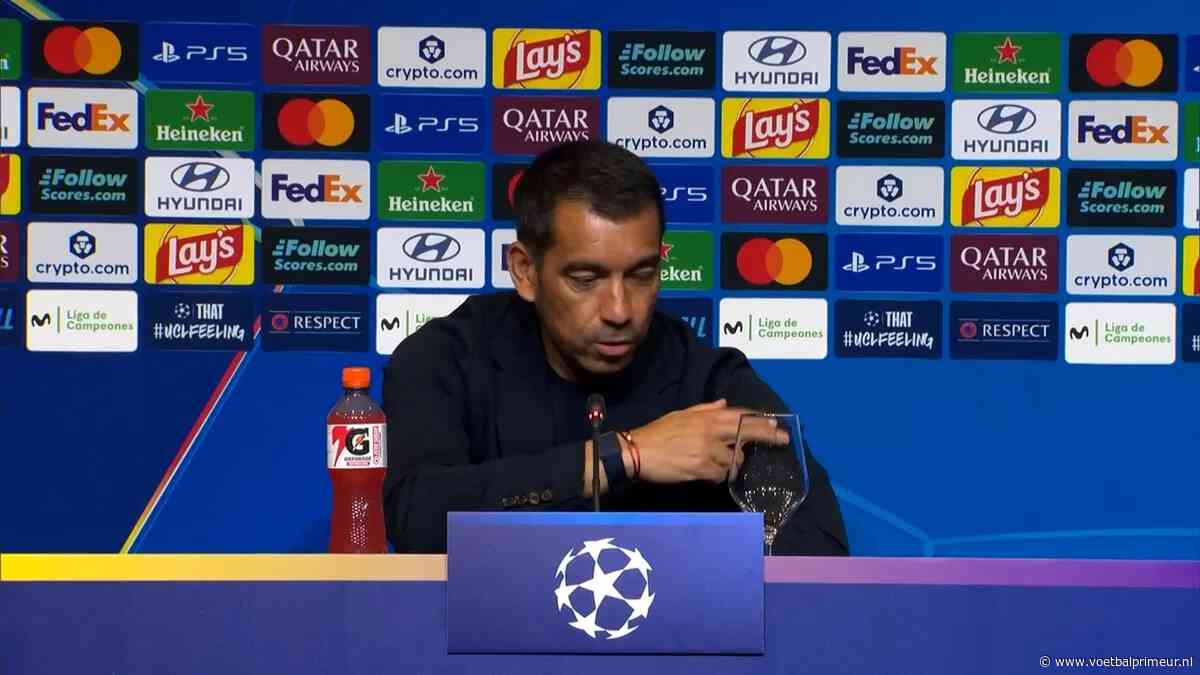 Van Bronckhorst waarschuwt Feyenoord na Barcelona: 'Zwolle-uit is altijd lastig'