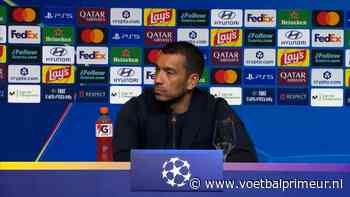 Van Bronckhorst over Barça-opgeleide Feyenoorder: 'Alleen dan haal je het eerste'