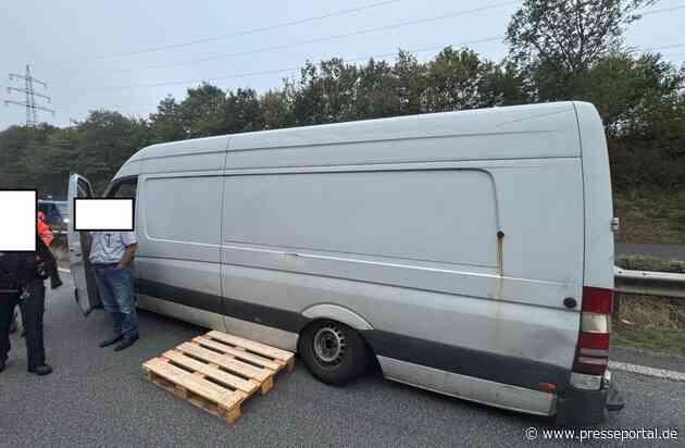 POL-VDKO: Massiv überladener Kleintransporter verliert Reifen - BAB48 ist 4,5 Stunden gesperrt!