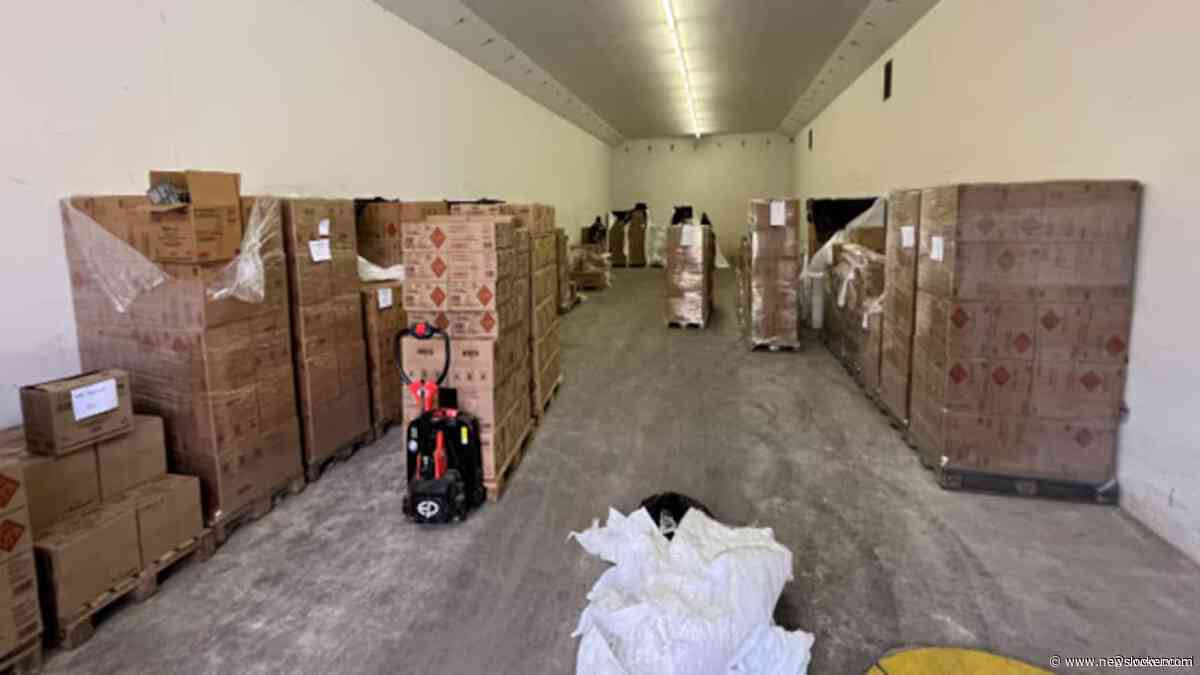 Zes verdachten opgepakt na vondst van 22.000 kilo vuurwerk