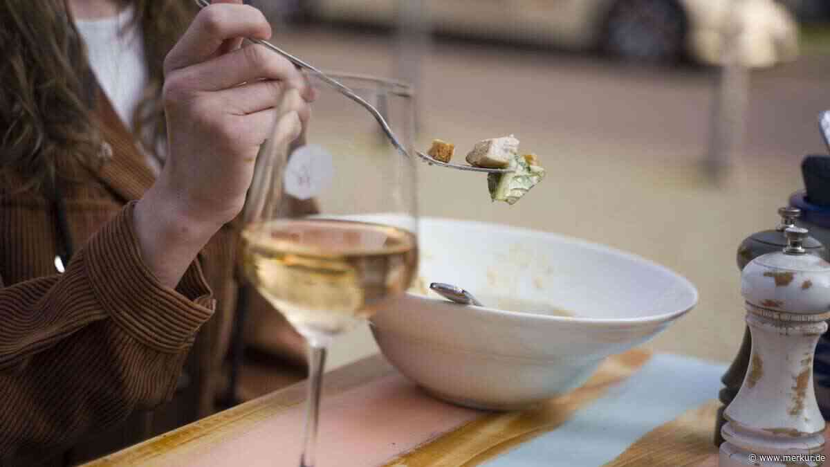 Anwalt zieht Waffe im Restaurant: Mutiger Kellner rettet seiner Ex-Frau in letzter Sekunde das Leben