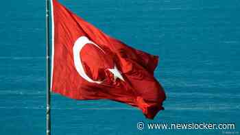 Turkse politie arresteert Brit voor spugen op nationale vlag