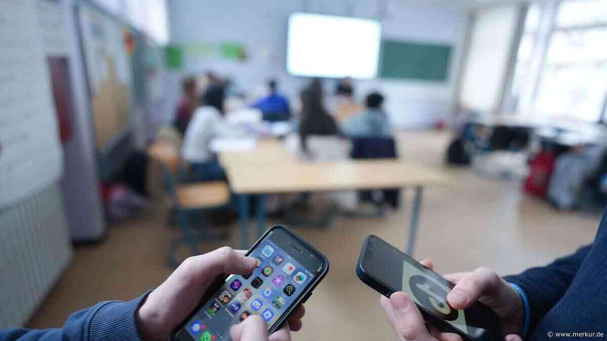 Gymnasium startet Handy-Stopp: Ganze Fünfte bleibt smartphonefrei