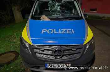 POL-FL: Husum - Streifenwagen beschädigt - Polizei sucht Zeugen und Hinweisgeber