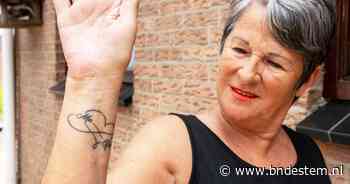 Corrie (71) wil graag het gezicht van Mick Jagger als tatoeage, maar haar man zegt: ‘Als je dát doet, dan stop ik ermee’