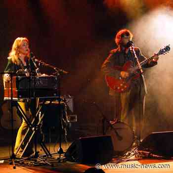 Johnny & Lillie Flynn announce new collaborative album Beam Cottage