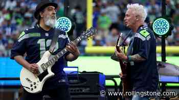 See Soundgarden’s Surviving Members Perform Halftime at Seahawks Game