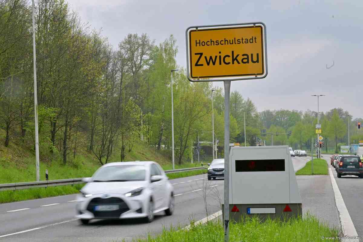 Verkehrssicherheit oder Abzocke: Zwickauer Politiker stellen Superblitzer infrage