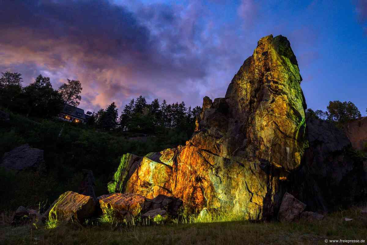 Licht in Stein: Spektakuläre audiovisuelle Installation in Geyer soll „Purple Path“-Wochenende krönen