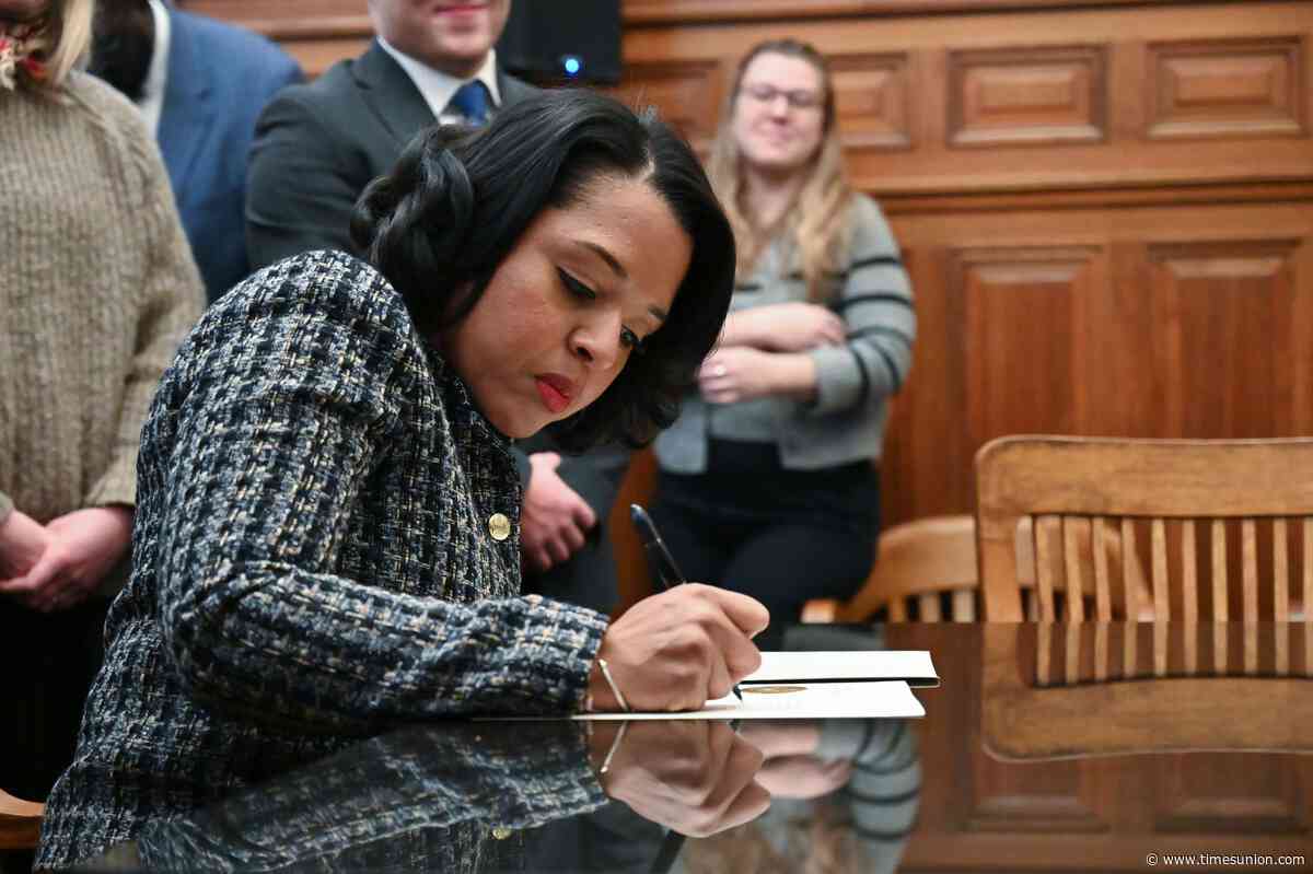 Albany nightlife plan offers wish list, no funding details