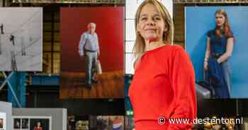 Els fotografeert Zwollenaren die allemaal wat hebben met déze brug: ze laat ze zien op nieuw fotofestival