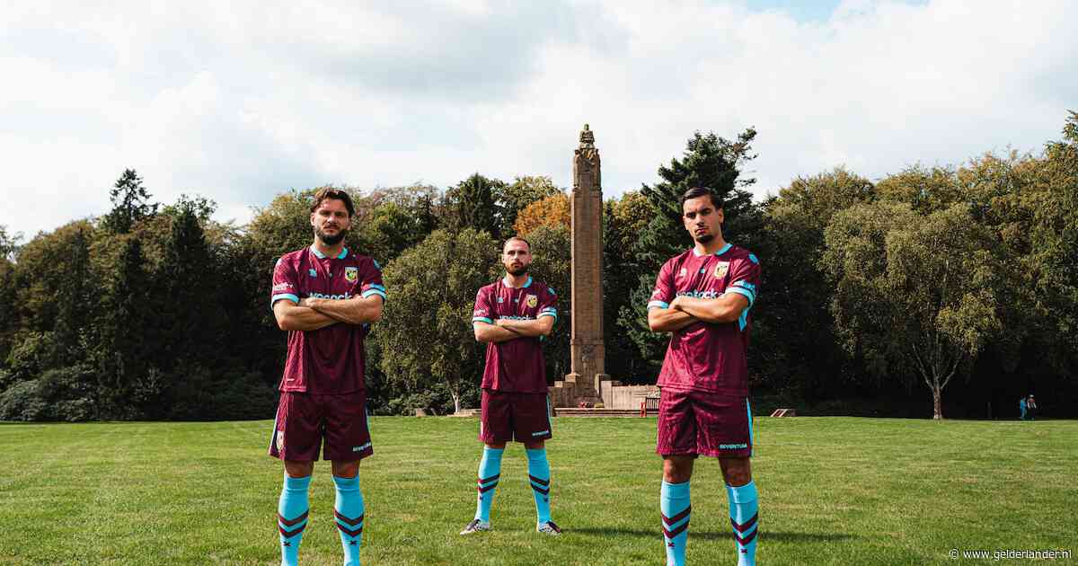 Dit is het nieuwe Airborne-shirt van Vitesse: ontwerp grijpt terug op stille verzetsdaad uit 1942