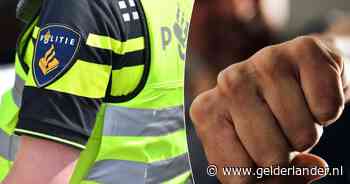 Leerling (14) geschopt en geslagen in buurt van school: jongeren filmen mishandeling