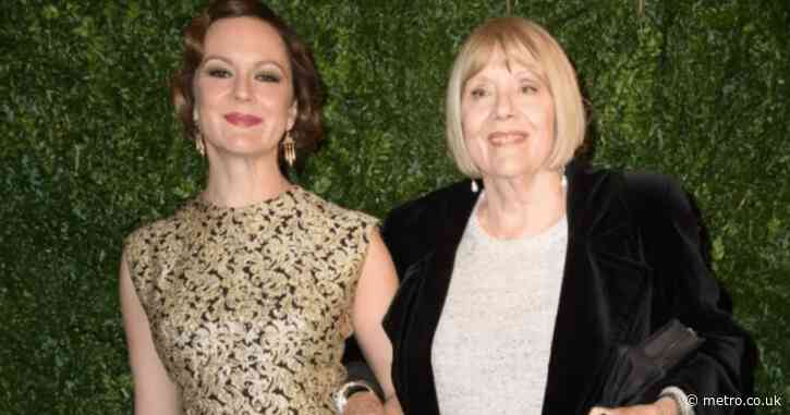 TV icon’s daughter says she eats grain of mother’s ashes before every opening night