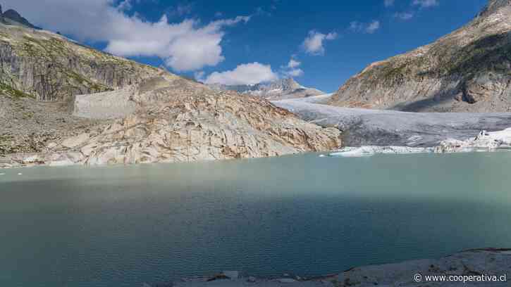 Deshielo de glaciar en los Alpes suizos reveló restos de un avión estrellado en 1963