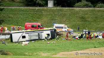 Horrorunfall in der Schweiz: Niederländischer Reisebus verunglückt - mehrere Tote