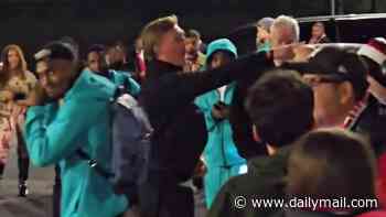 Darren Fletcher puts 'abusive' Man United autograph-hunters in their place: Coach shouts back after angry fans attacked players for not stopping when they wanted to meet their heroes