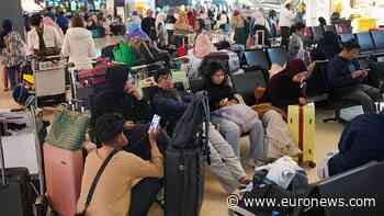 Passengers face flight chaos in Indonesia after Anak Krakatau eruption