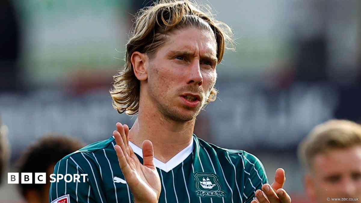 Plymouth defender Hartridge suffers injury blow