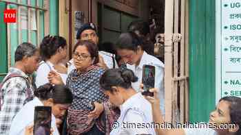 Students ‘purify’ office of ‘Leftist’ VP after ouster