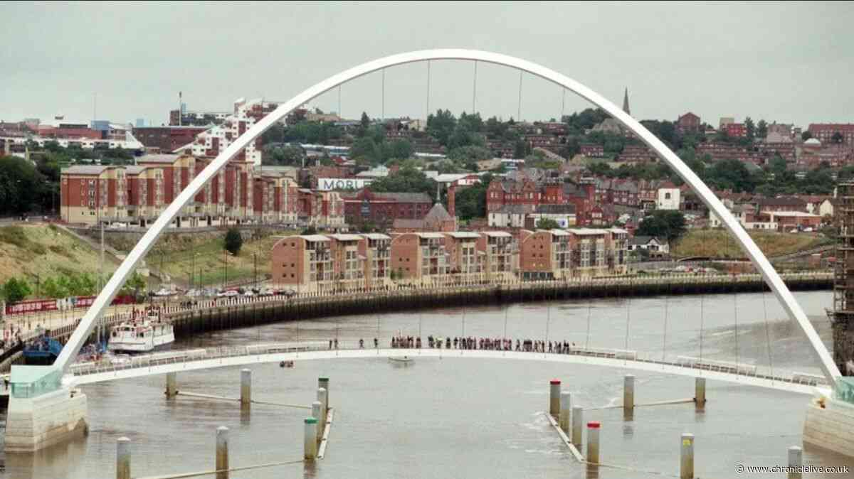 How Tyneside’s spectacular Gateshead Millennium Bridge opened 25 years ago