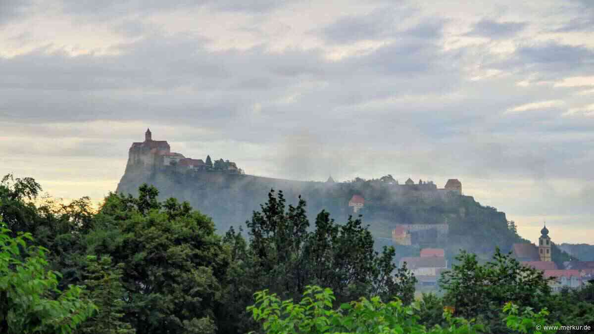 Diese traumhafte Burg thront auf einem Vulkan: Hier wird der Kurzurlaub zum großen Abenteuer