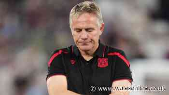 Humiliated Wrexham boss Phil Parkinson to look at his own role as pressure mounts