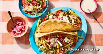 Wat Eten We Vandaag: Gevuld flatbread met vegan shoarma en friet