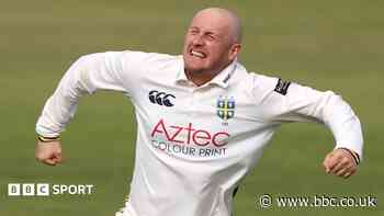 Durham beat Middlesex to seal Championship promotion