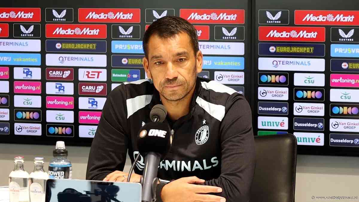 Van Bronckhorst ziet groot verschil: 'Daar moet je kansen afmaken die je krijgt'