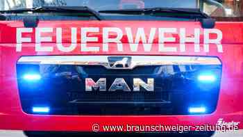 Feuerwehreinsatz: Brand droht auf Lagerhalle in Wesendorf überzugreifen