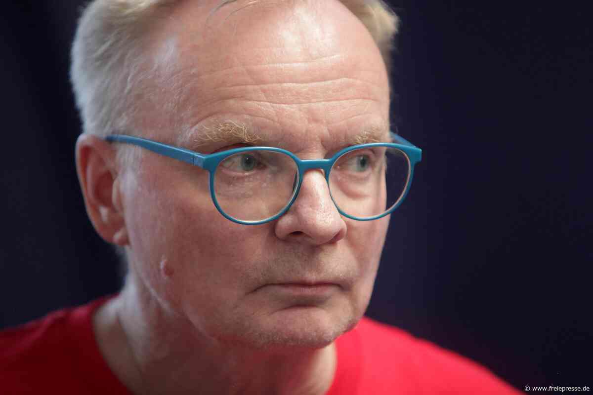 „Die Kasper köpfen?“ Uwe Steimle nach AfD-Skandal in Plauen erstmals wieder auf der Bühne