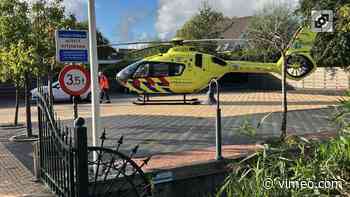 Traumahelikopter op parkeerterrein van de Kantoorboerderij