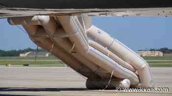 Qatari-gifted Air Force One deploys inflatable slide before departing for GOP convention in Texas