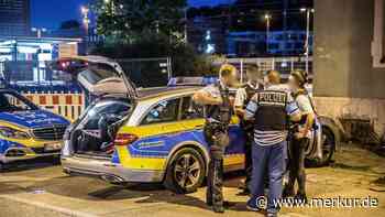 Eisenstange als Waffe: Massenschlägerei vor Supermarkt in Oberfranken endet mit mehreren Verletzten
