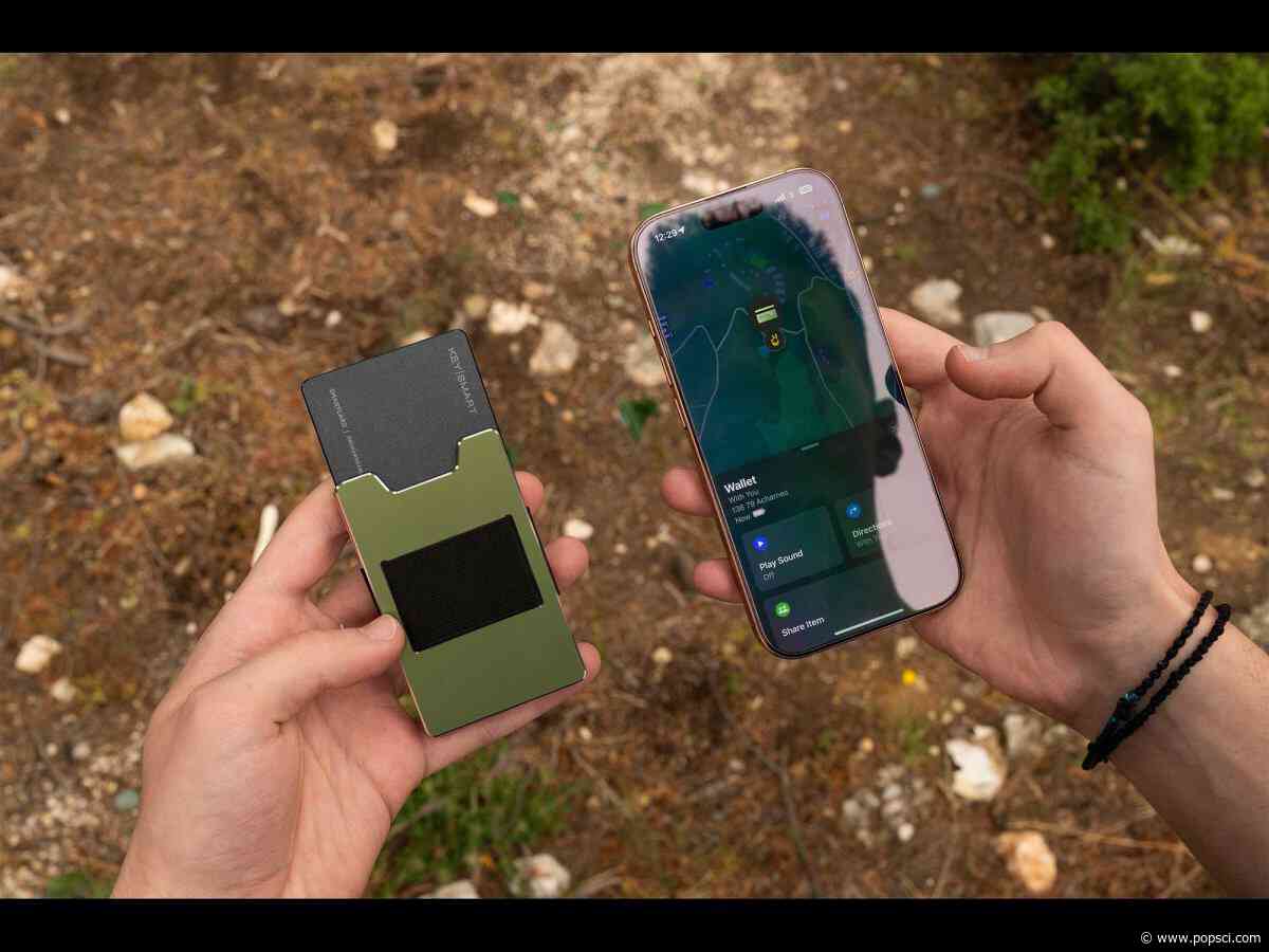 Keep track of your wallet with this $49.99 four-pack of SmartCards
