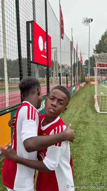 Ajax Under-13s showing their skills! ⚽️❤️